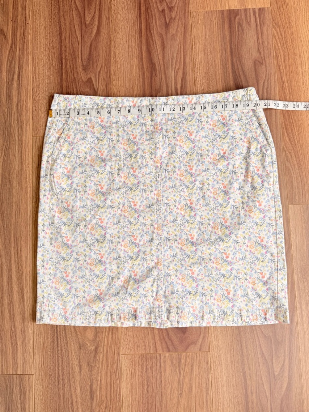 J. Jill Floral Print White Mini Skirt Size 18 Live-in Chino w Slit Summer Garden - Picture 8 of 10